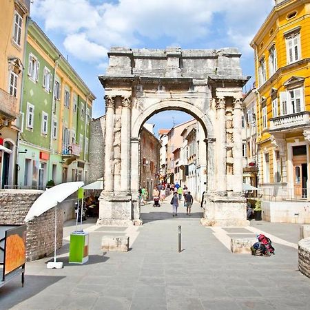Central Apartments Pula Luaran gambar