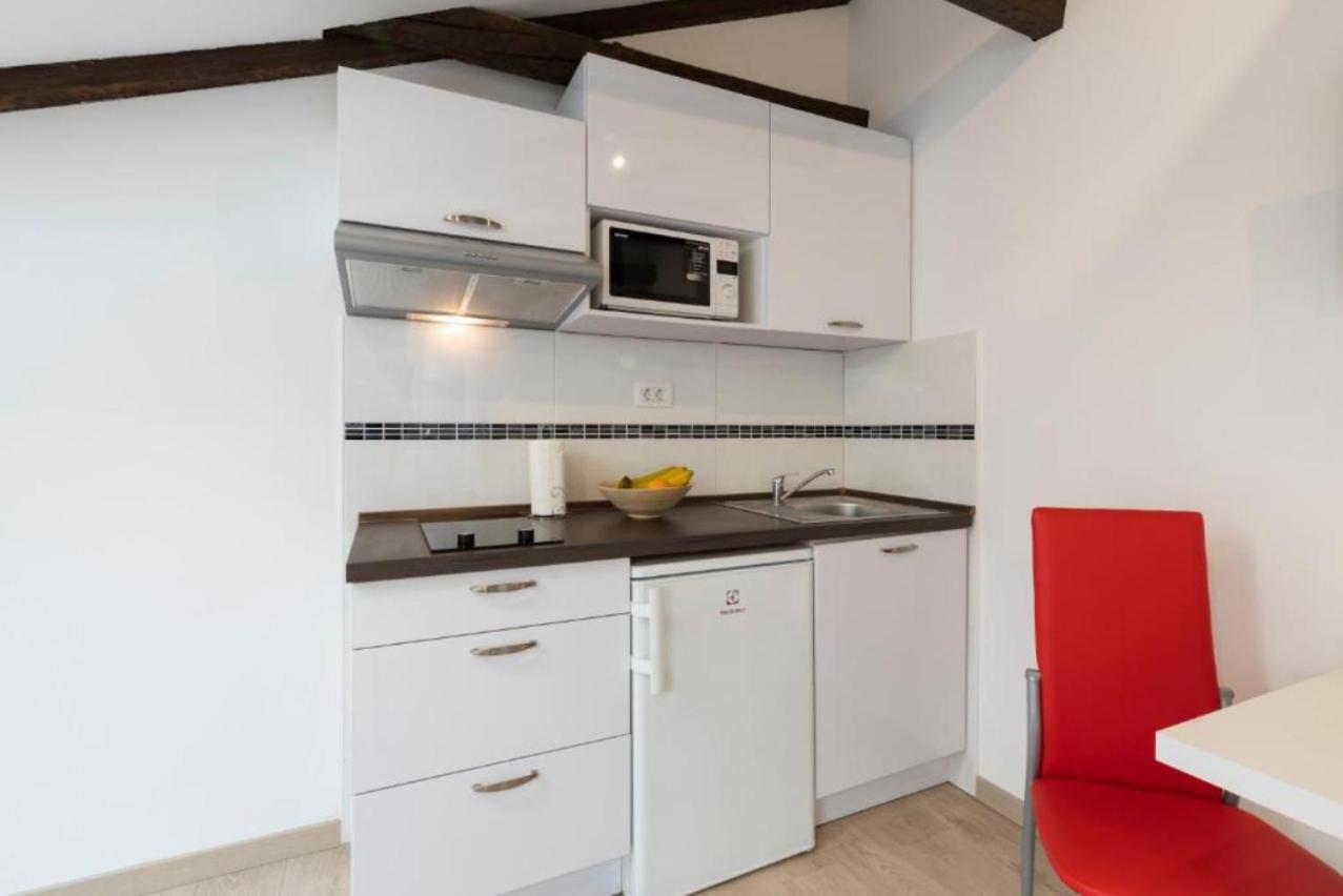 Central Apartments Pula Luaran gambar